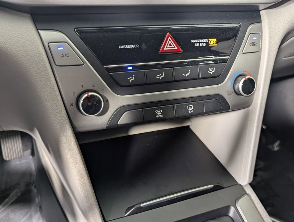 Used 2017 Hyundai Elantra SE image 22