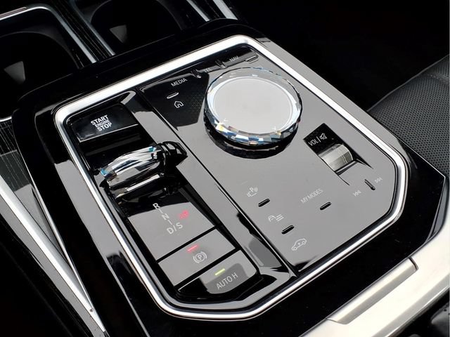 Used 2025 BMW 740i xDrive AWD/4WD image 11