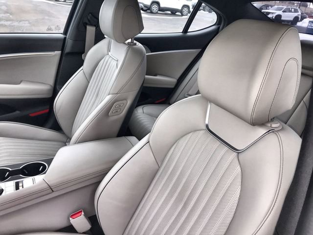 Used 2023 Genesis G70 3.3T image 11