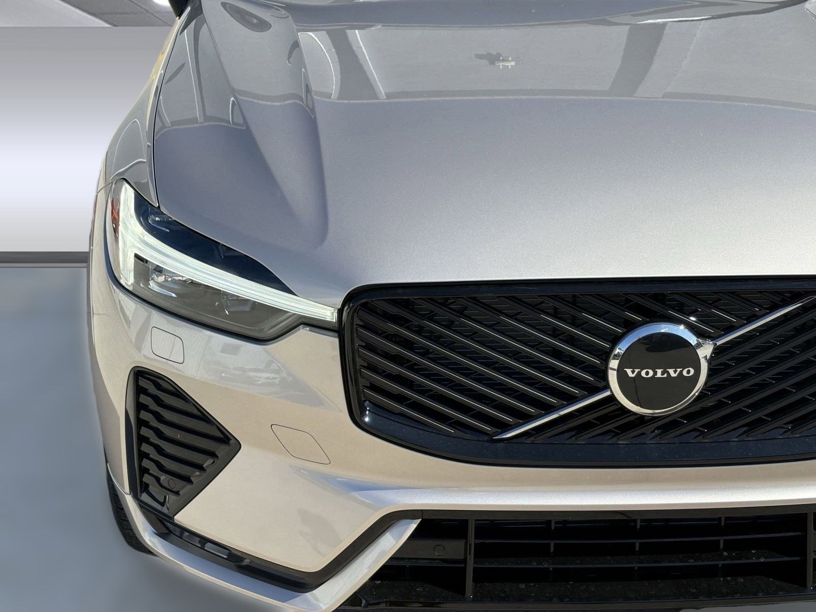 Used 2026 Volvo XC60 B5 Core w/ Climate Package image 24