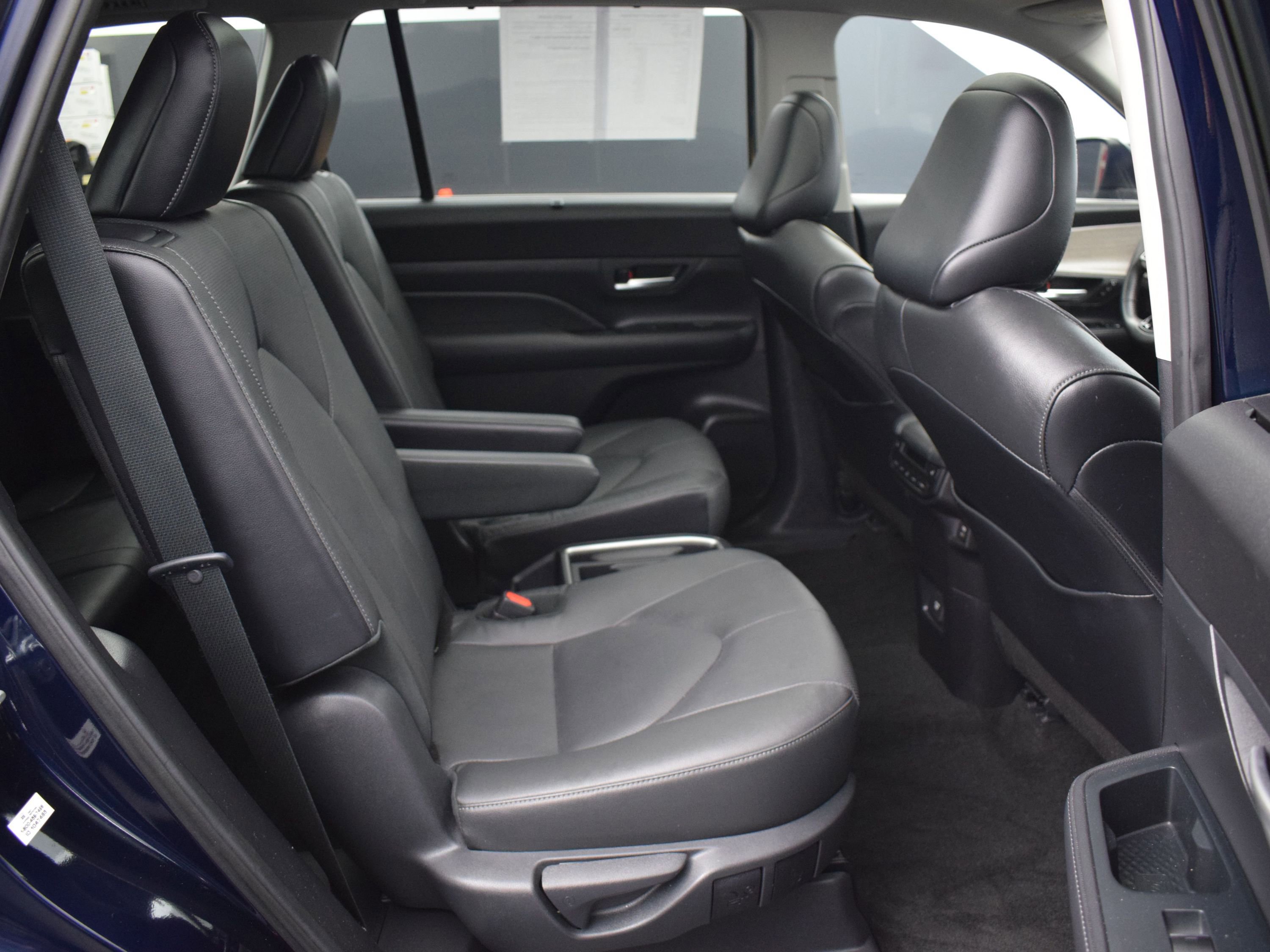 Used 2024 Toyota Grand Highlander Limited image 11