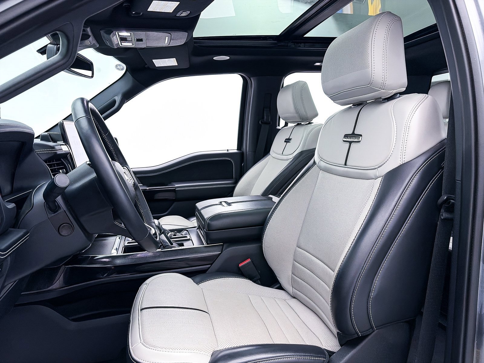 Used 2023 Ford F150 Lightning Platinum image 20