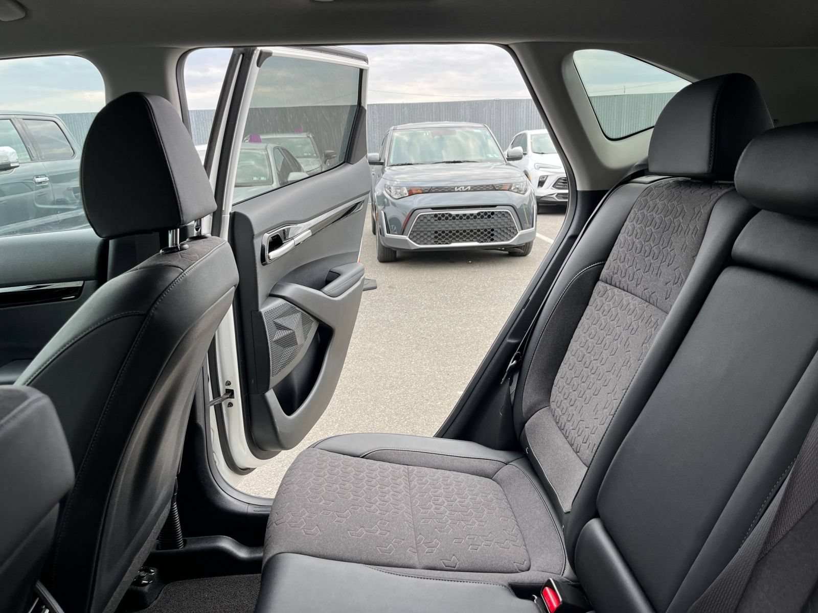 Used 2025 Kia Seltos S FWD image 39