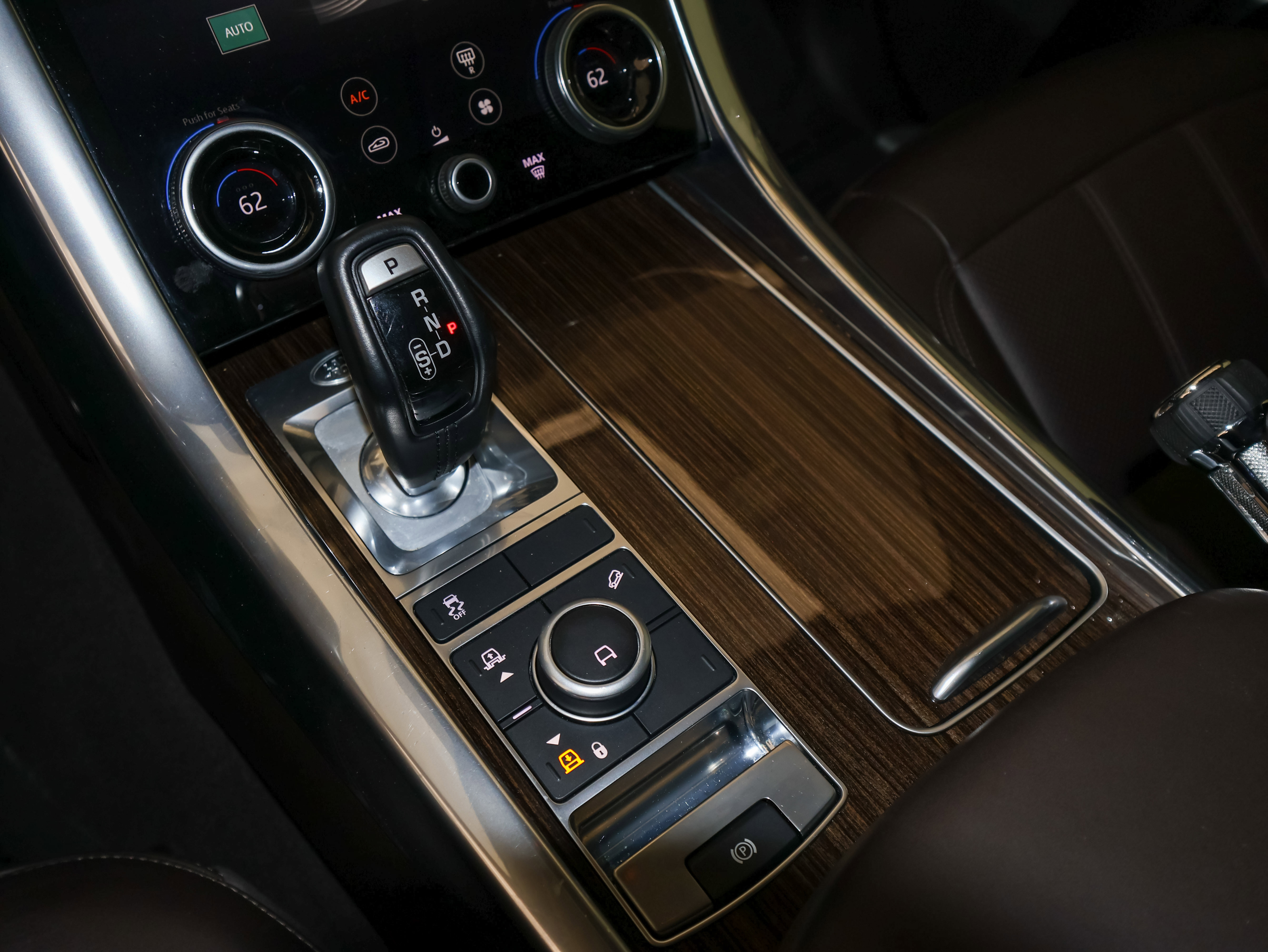 Used 2020 Land Rover Range Rover Sport HSE image 38