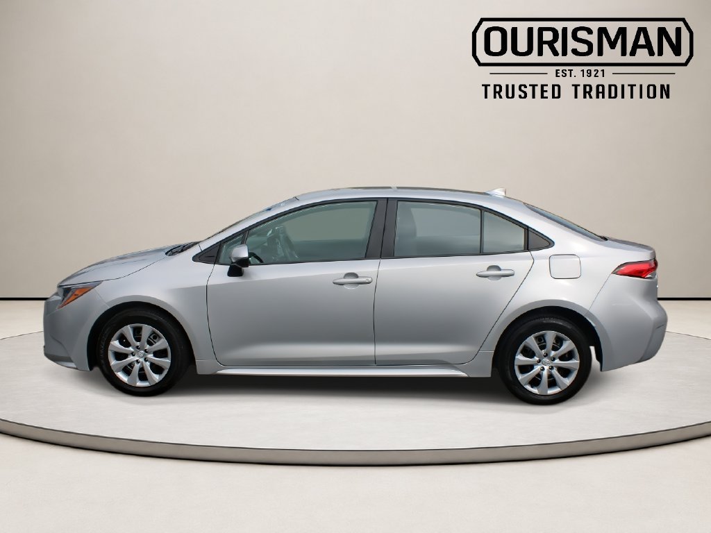 Used 2025 Toyota Corolla LE FWD image 6