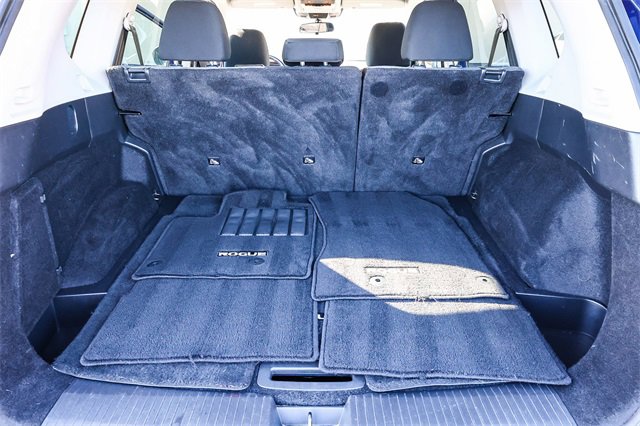 Used 2023 Nissan Rogue SV image 29