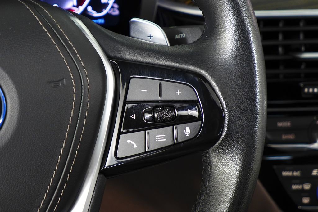 Certified 2023 BMW 530e w/ Premium Package image 27