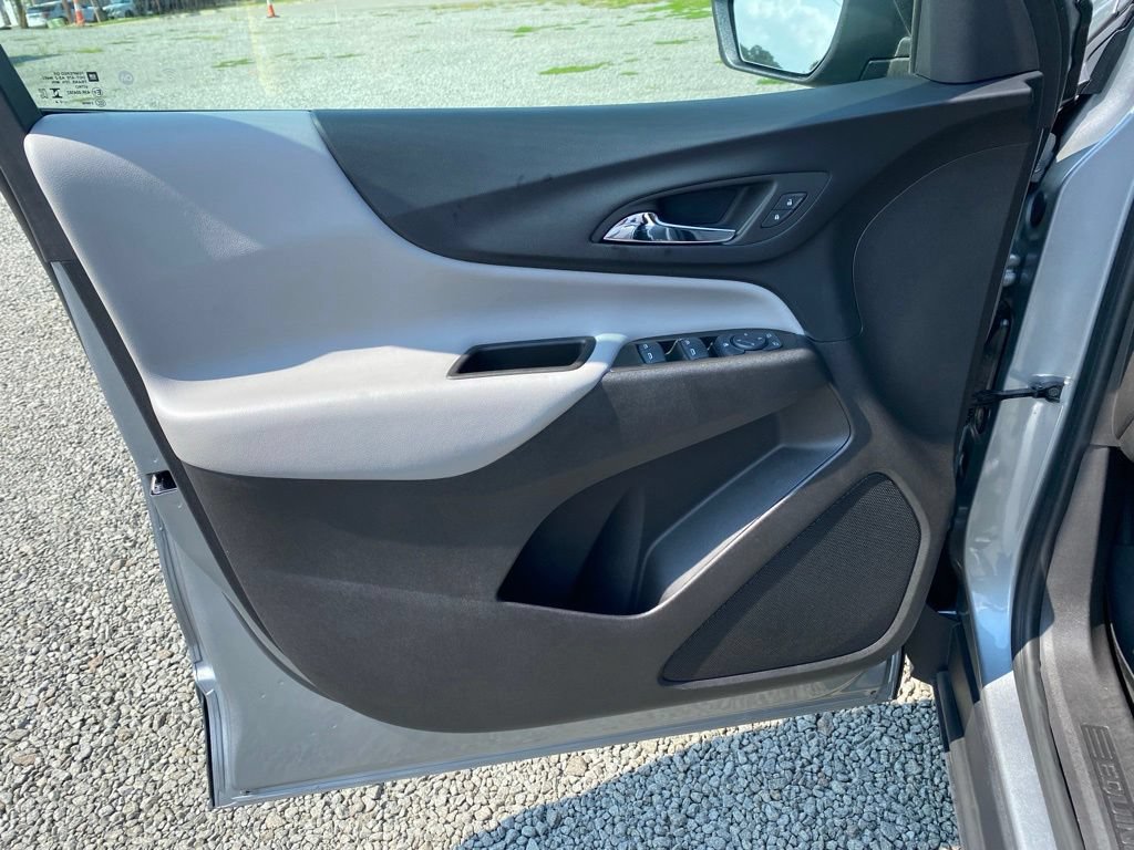 Used 2024 Chevrolet Equinox LS w/ LS Convenience Package FWD image 9