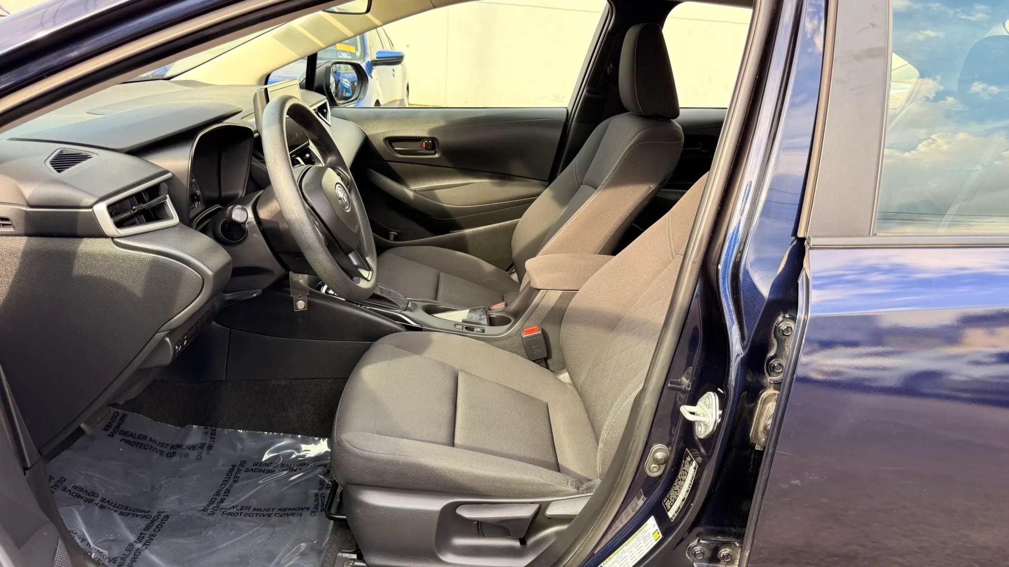 Used 2023 Toyota Corolla LE FWD image 12