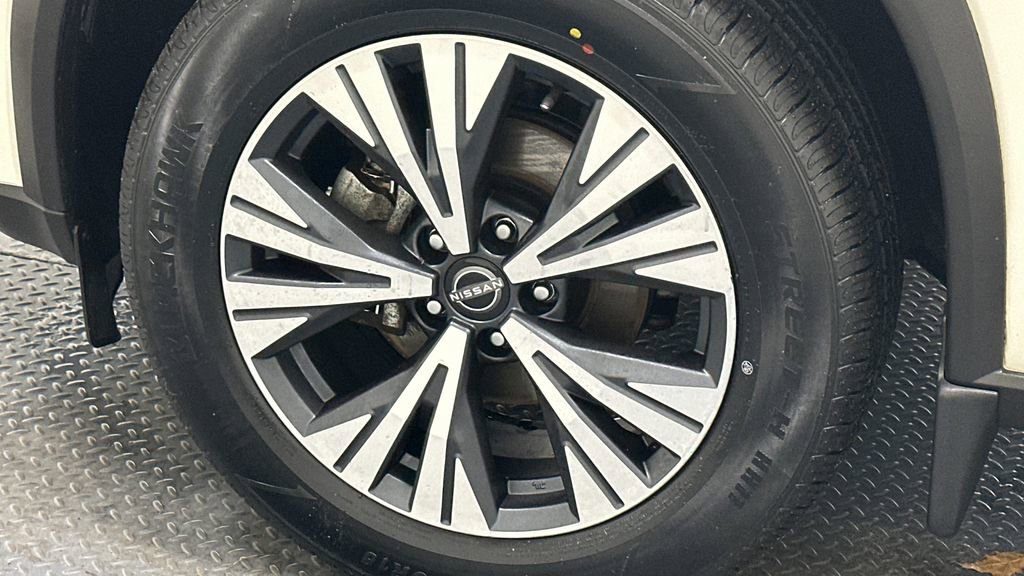 Used 2023 Nissan Rogue SV w/ SV Premium B Package image 21