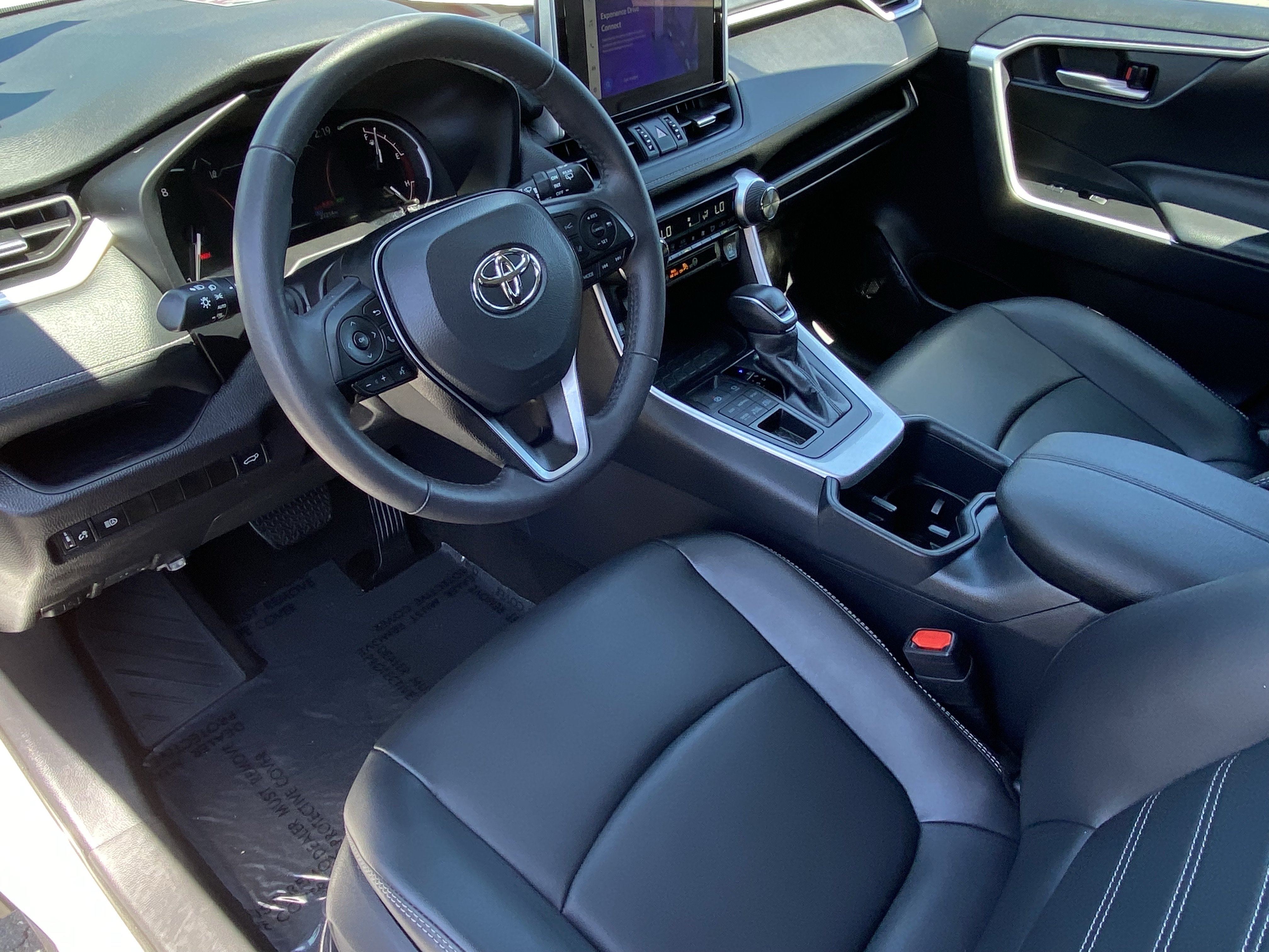Used 2025 Toyota RAV4 XLE Premium AWD/4WD image 26