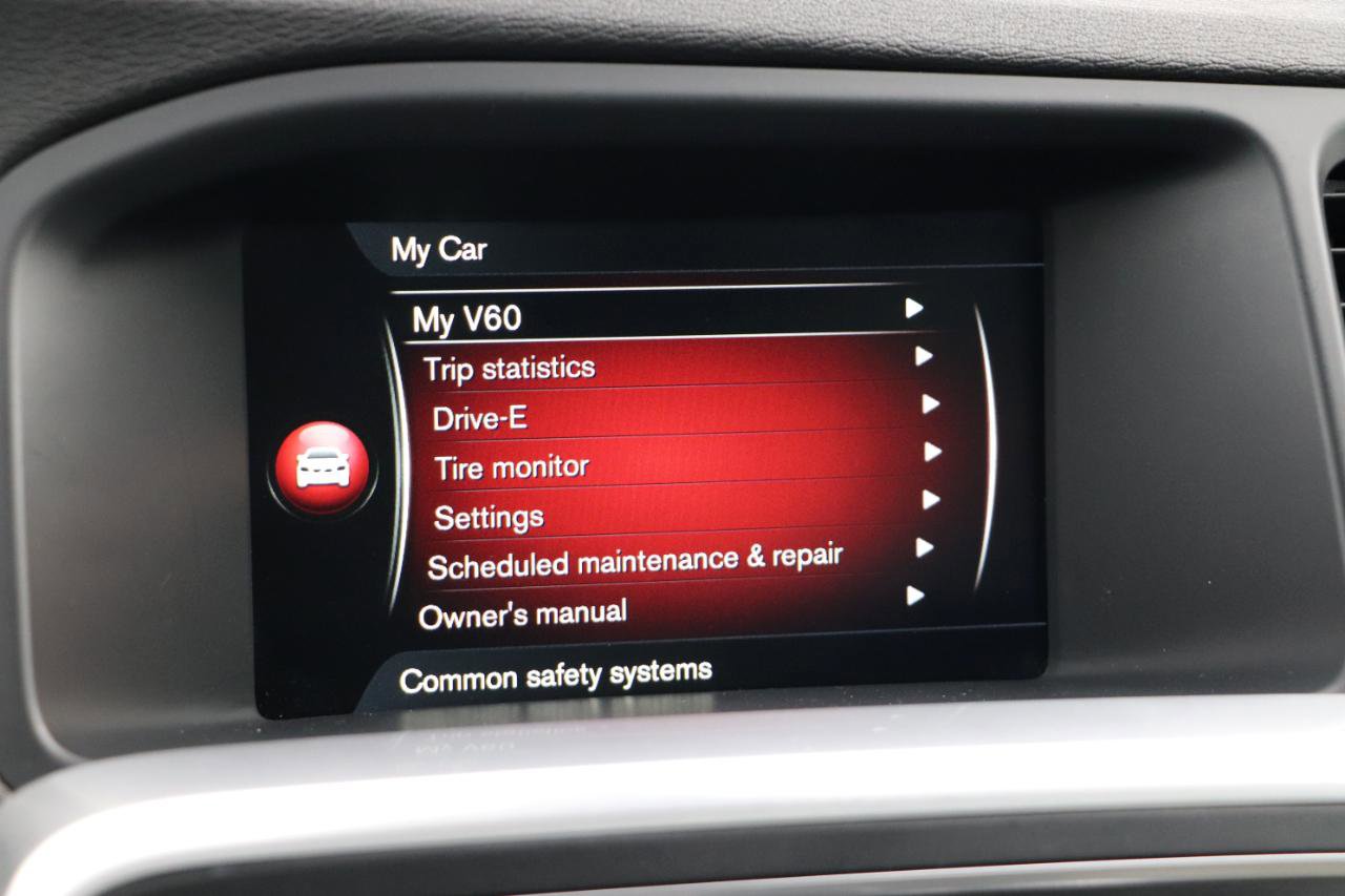 Used 2017 Volvo V60 T5 Cross Country w/ Climate Package image 15