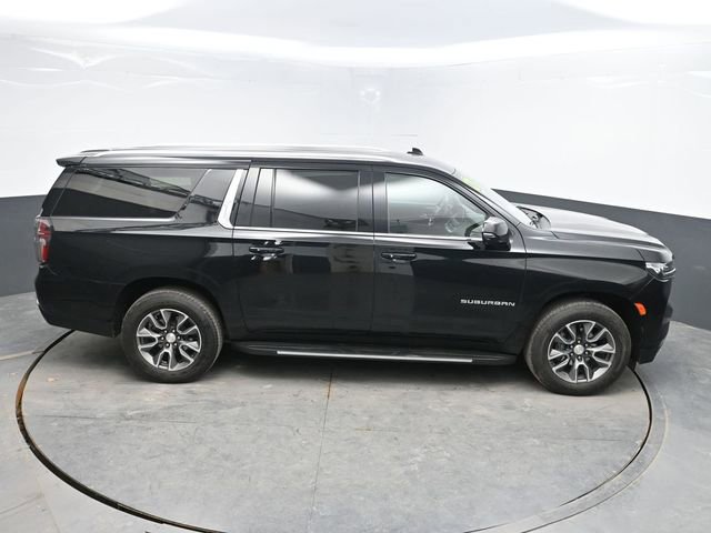 Used 2021 Chevrolet Suburban LT w/ Luxury Package image 38