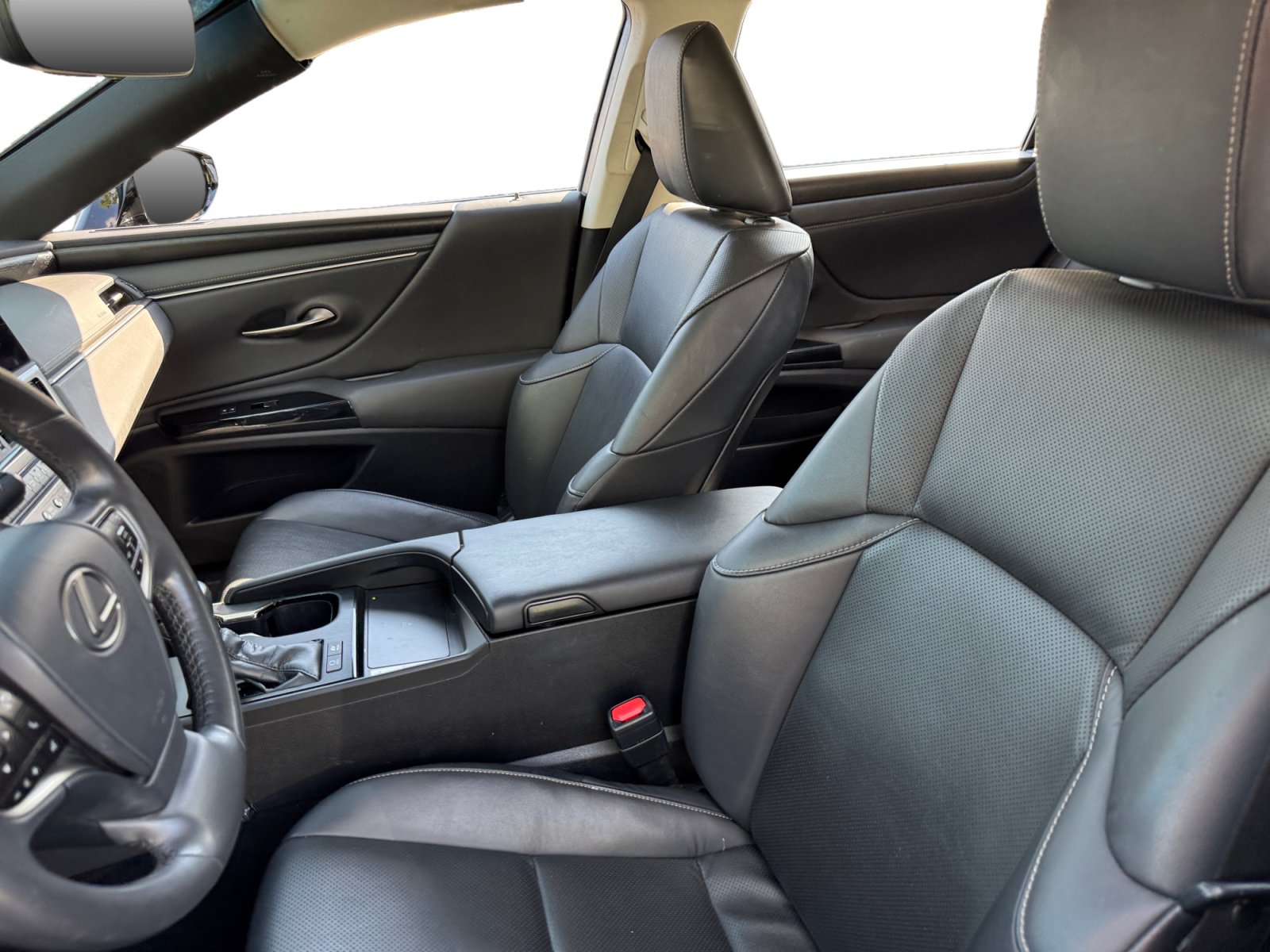 Used 2023 Lexus ES 300h w/ Premium Package FWD image 9