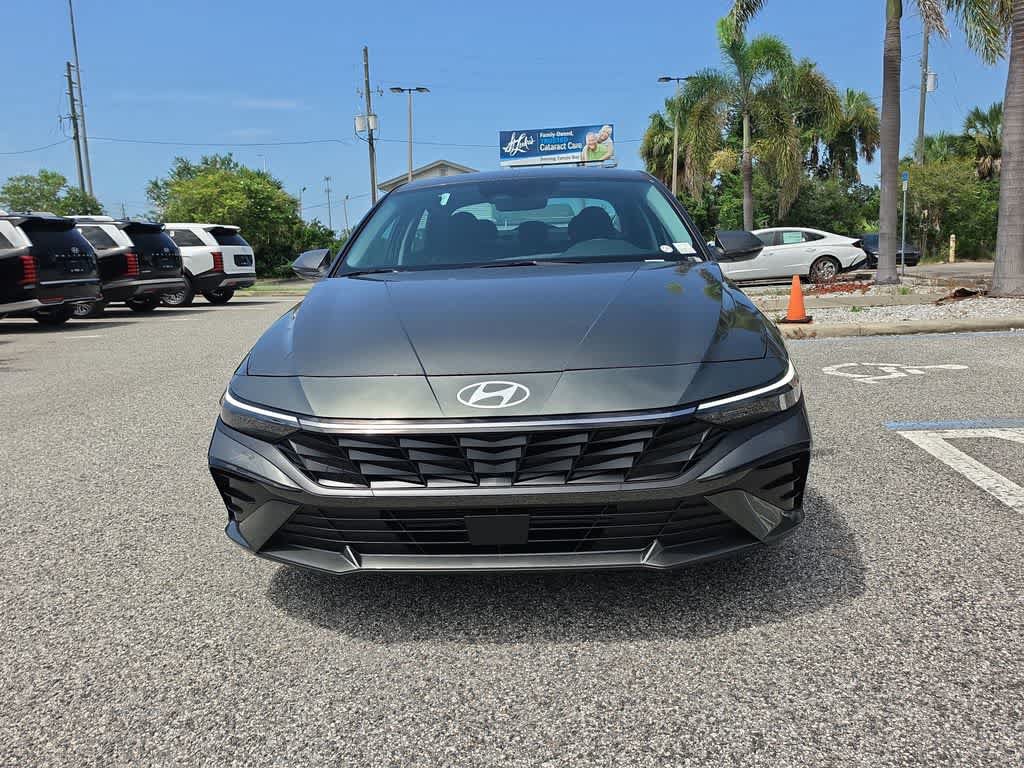 New 2026 Hyundai Elantra Limited FWD image 10