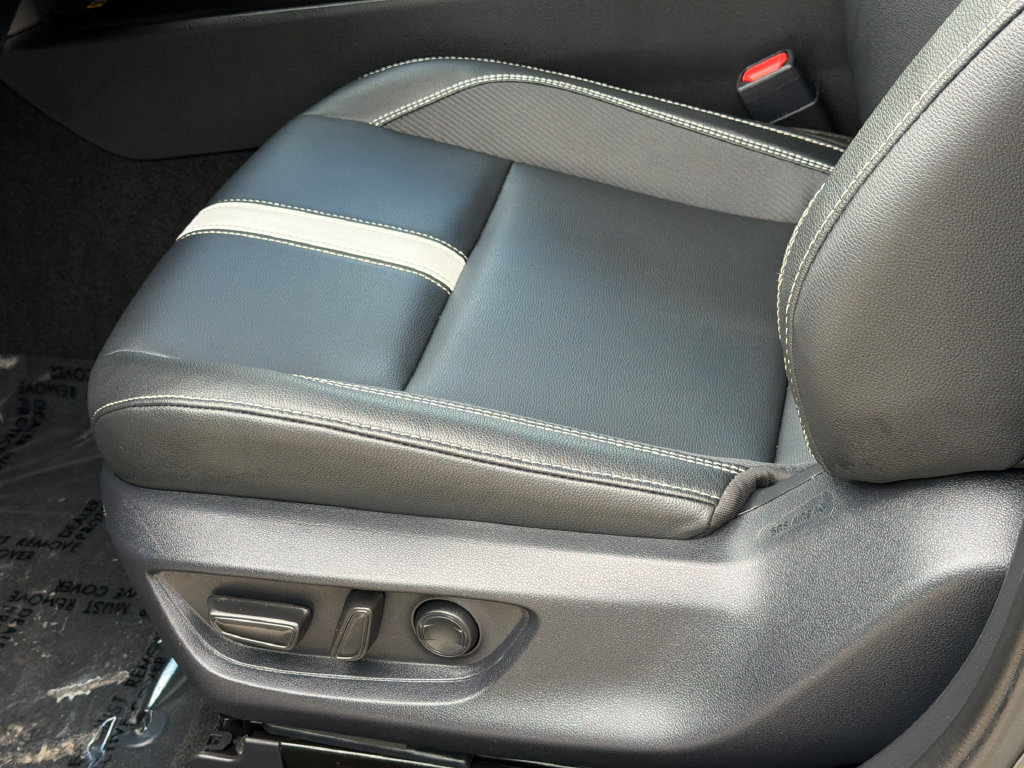 Used 2025 Toyota Camry SE w/ Convenience Package FWD image 21