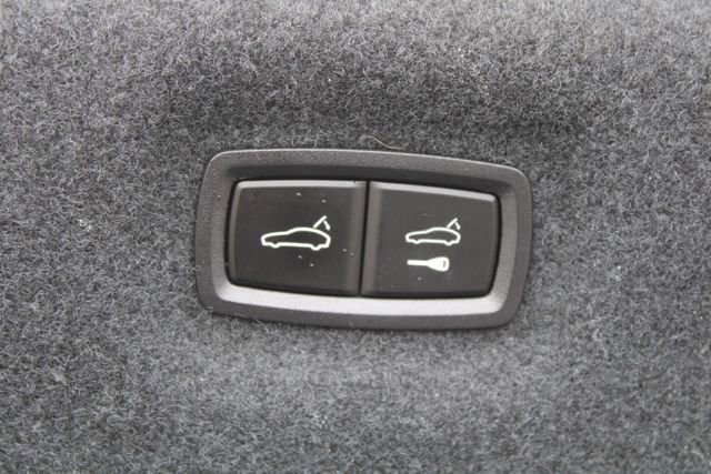 Used 2022 Porsche Taycan 4S image 40