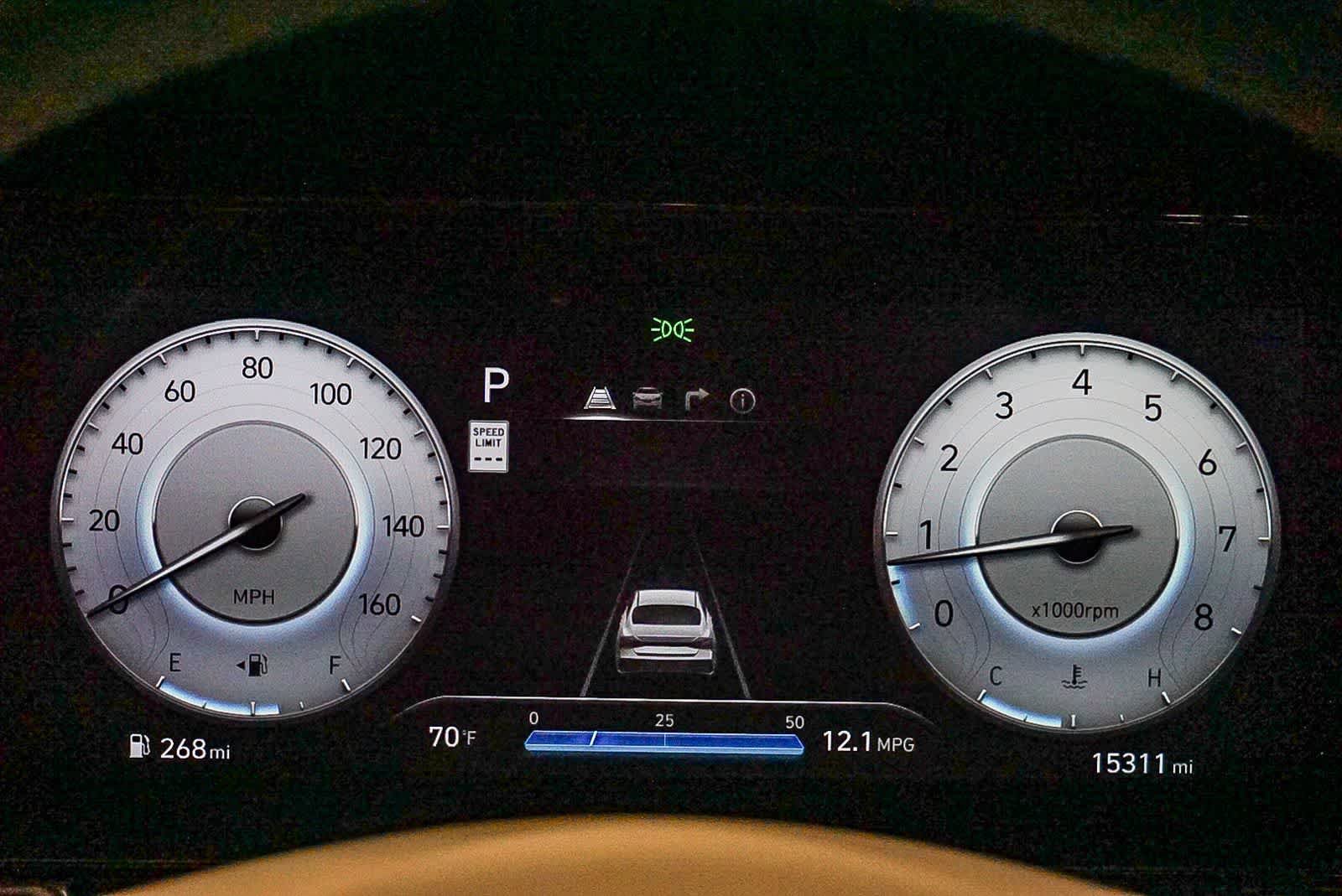 Used 2025 Hyundai Elantra SEL FWD image 24