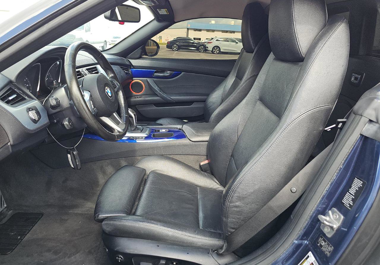 Used 2010 BMW Z4 sDrive35i RWD image 10