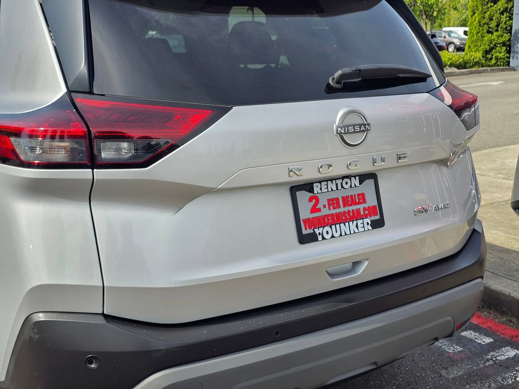 Used 2023 Nissan Rogue SV AWD/4WD image 10
