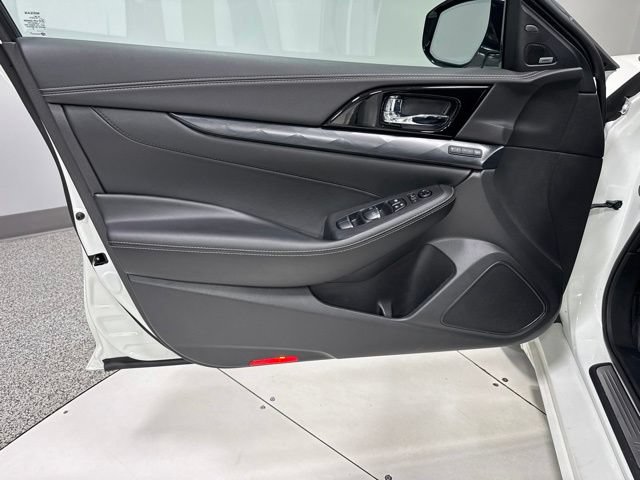 Used 2022 Nissan Maxima Platinum FWD image 12