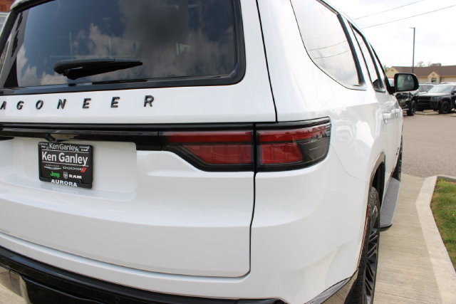 Used 2025 Jeep Wagoneer Series II w/ Premium Group I AWD/4WD image 33
