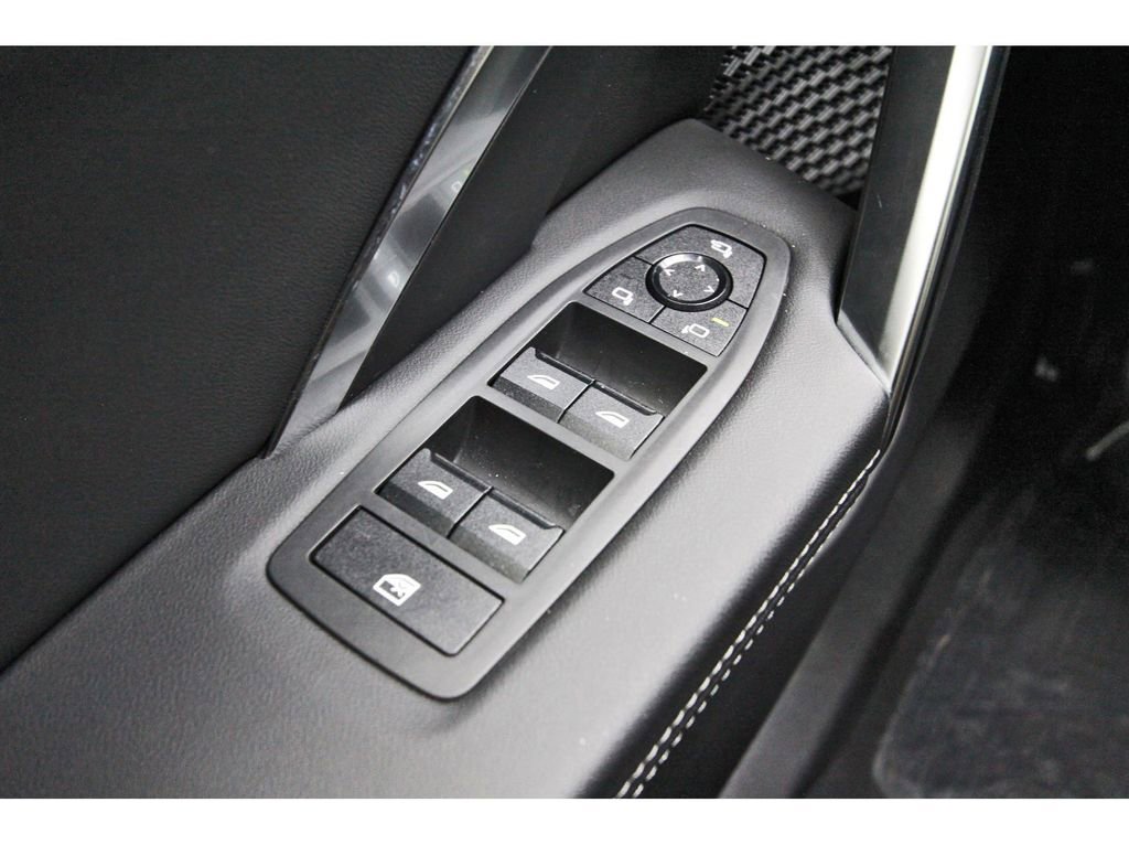 Used 2026 BMW X2 xDrive28i AWD/4WD image 16