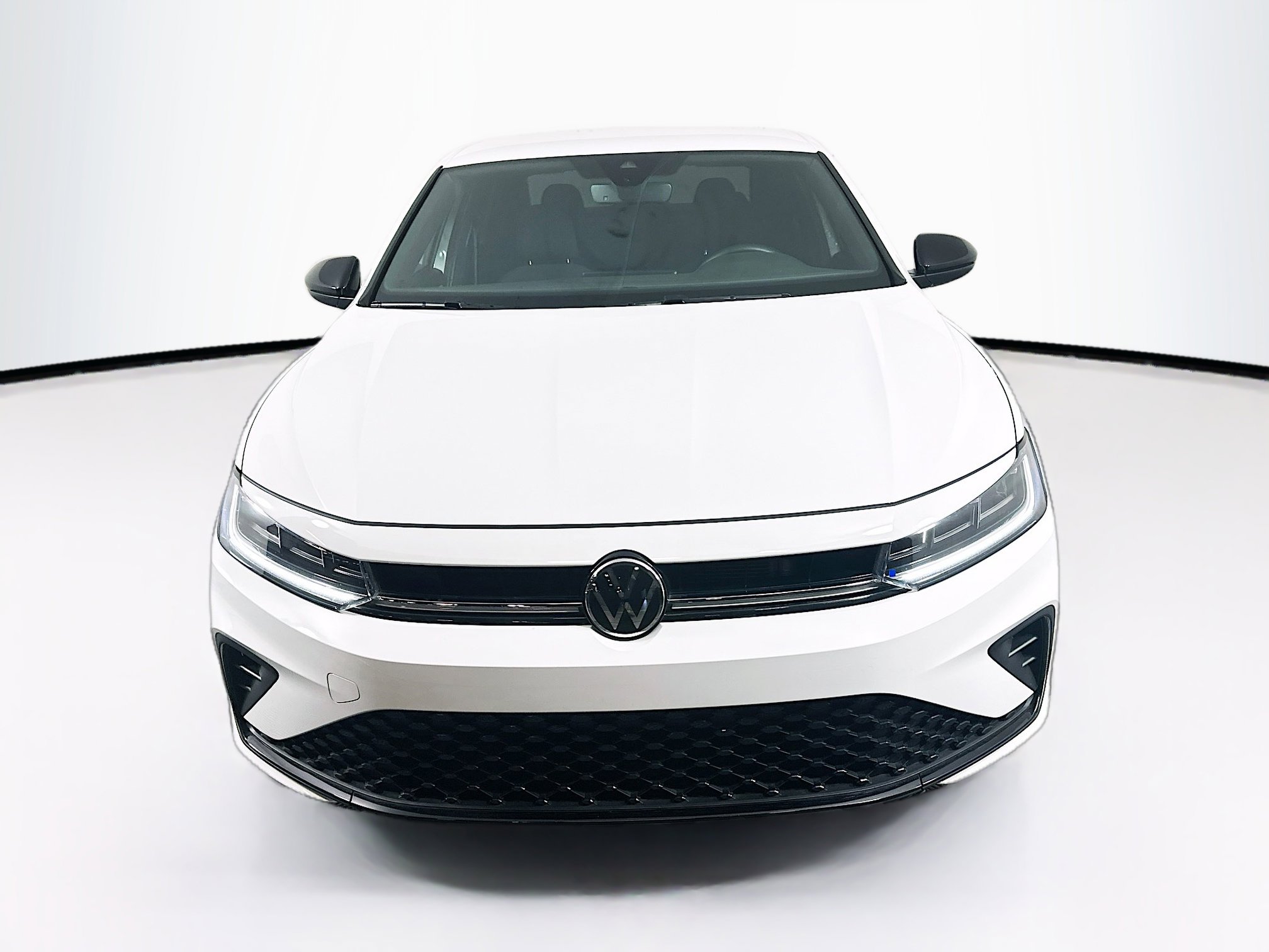 Used 2025 Volkswagen Jetta Sport image 2