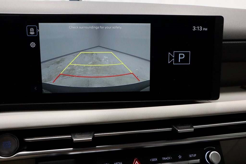 Used 2025 Hyundai Tucson SE image 2