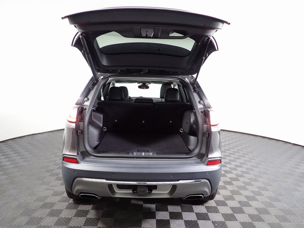 Used 2019 Jeep Cherokee Limited w/ Technology Group image 16