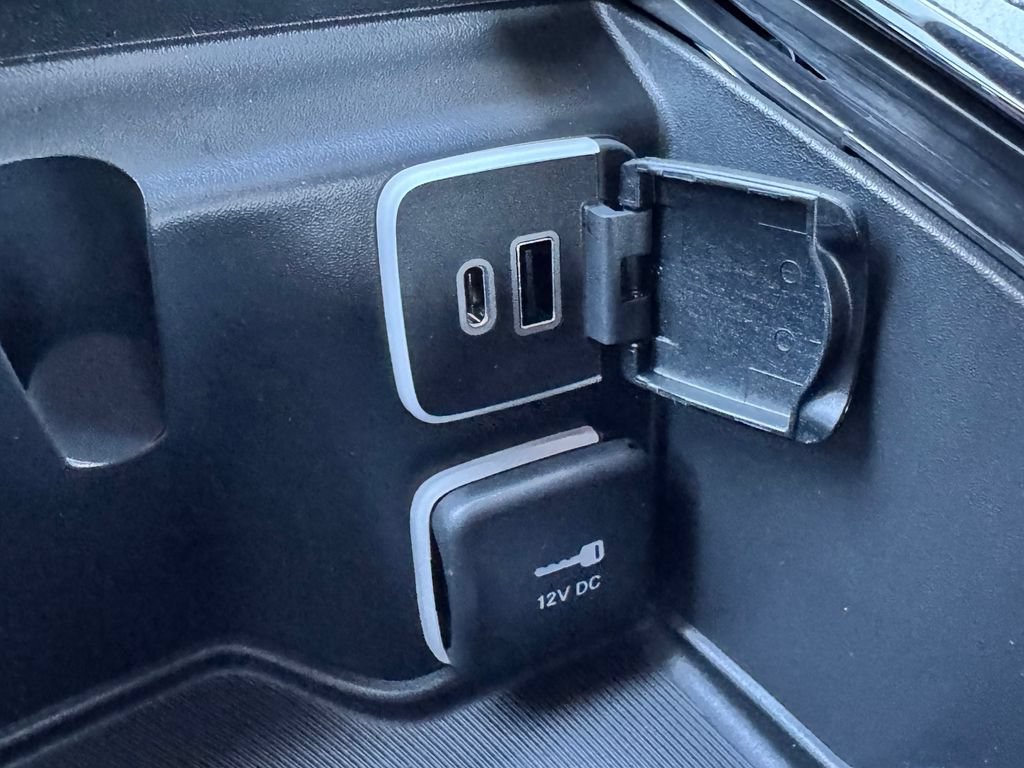 New 2027 Chrysler Pacifica Limited FWD image 22
