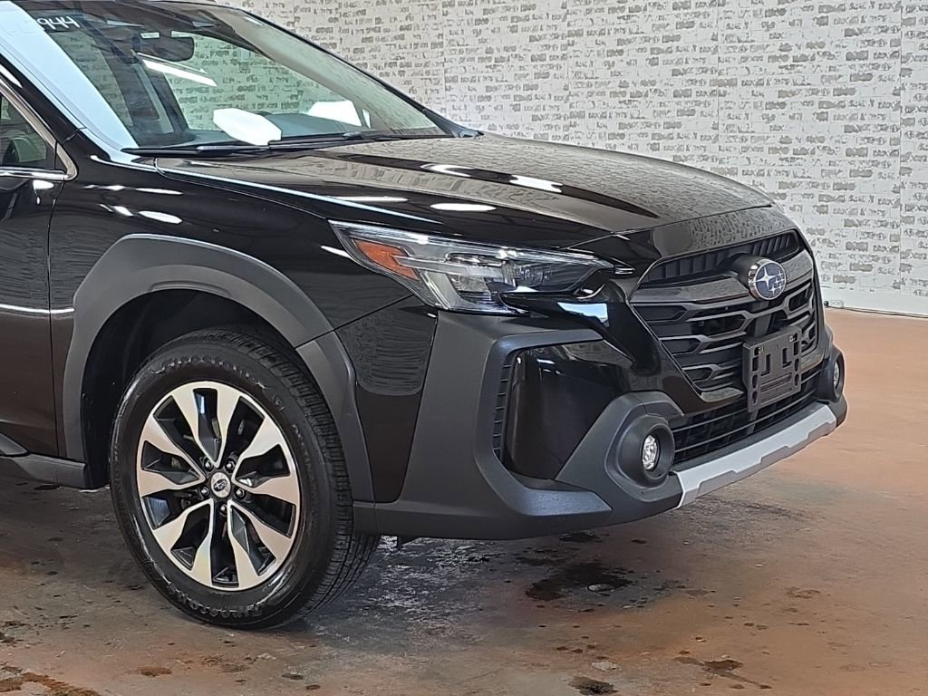 Used 2023 Subaru Outback Limited AWD/4WD image 7