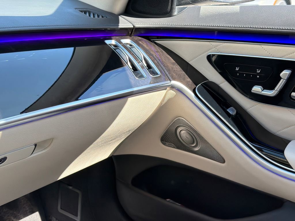 Used 2022 Mercedes-Benz S 580 4MATIC Sedan w/ 3D Technology Package image 32