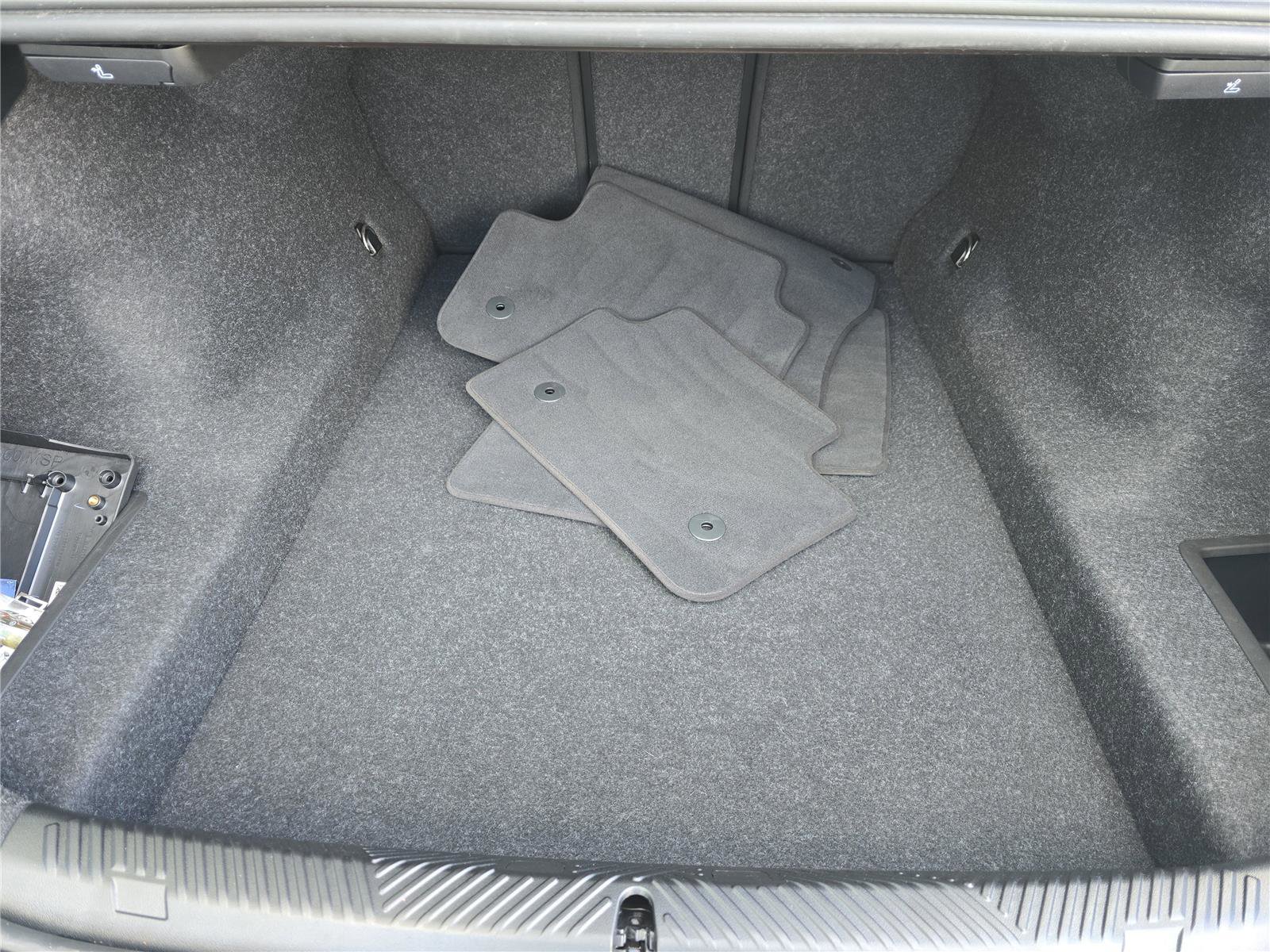 Certified 2025 BMW 530i w/ M Sport Package image 5