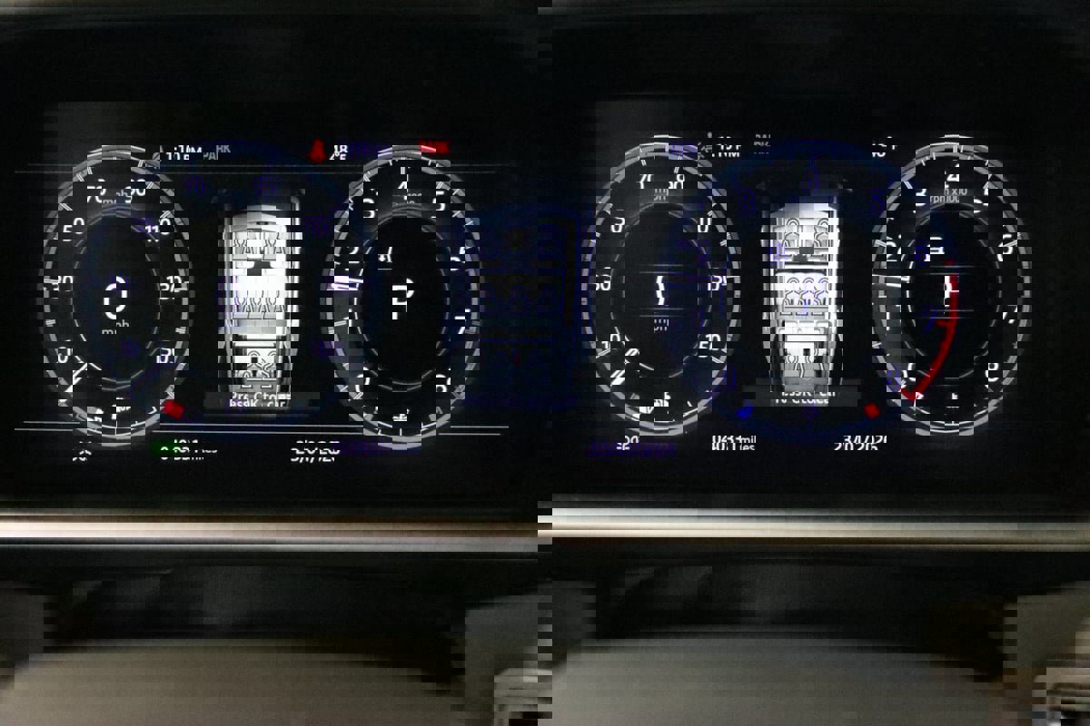 Used 2018 Land Rover Discovery HSE image 37