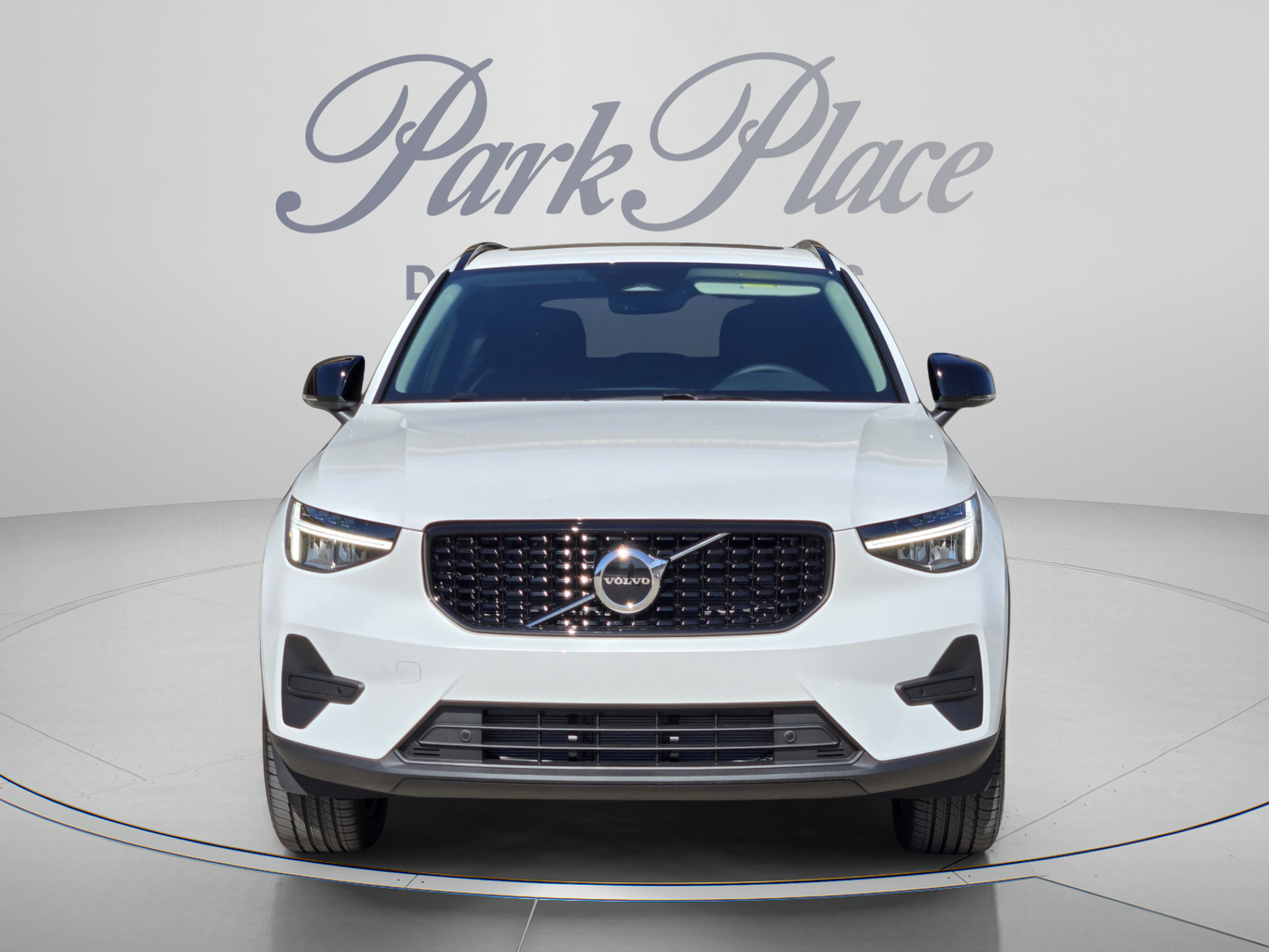 New 2026 Volvo XC40 B4 Core w/ Climate Package FWD image 9