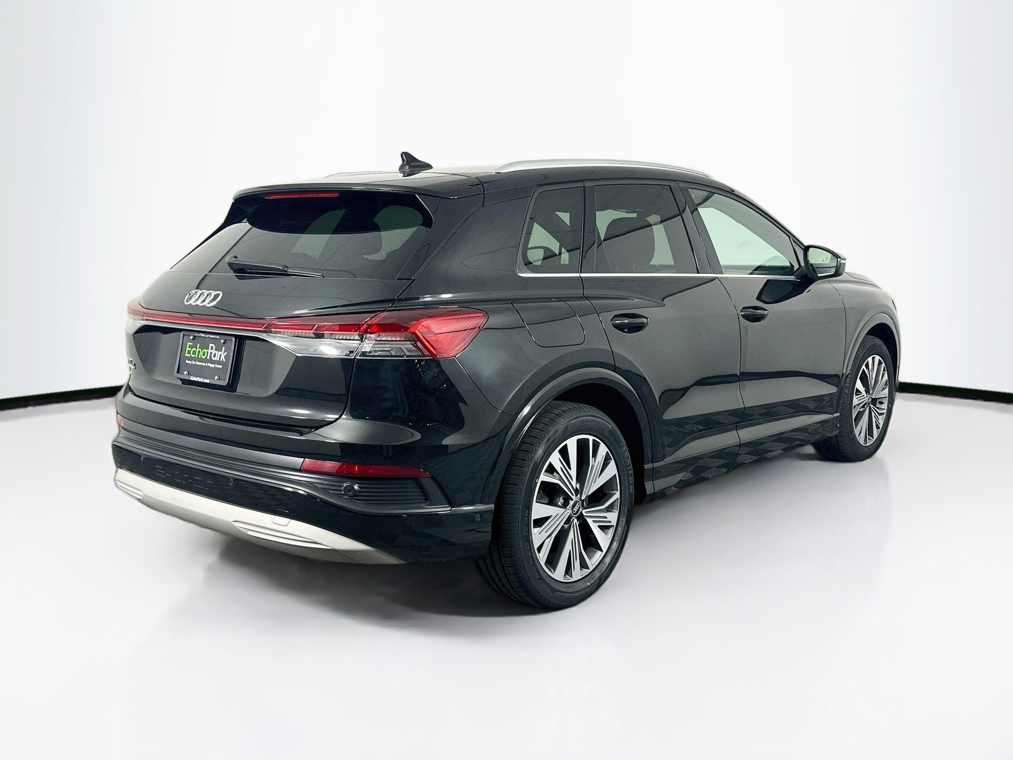 Used 2023 Audi Q4 e-tron Premium Plus RWD image 9