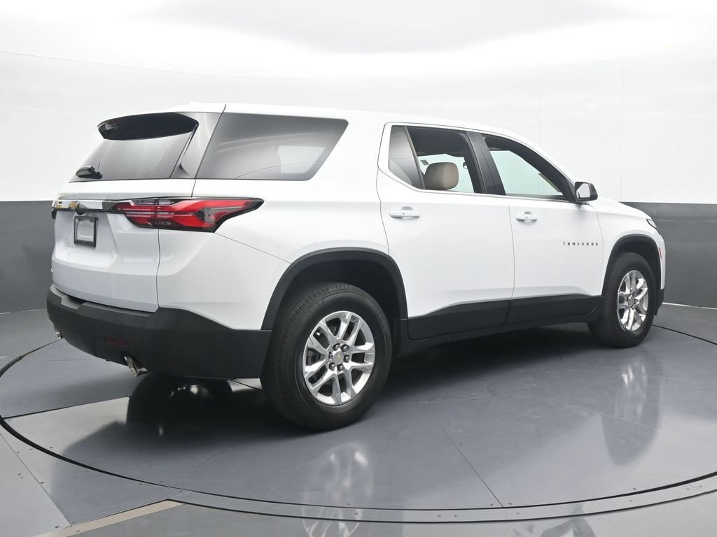 Used 2022 Chevrolet Traverse LS image 6