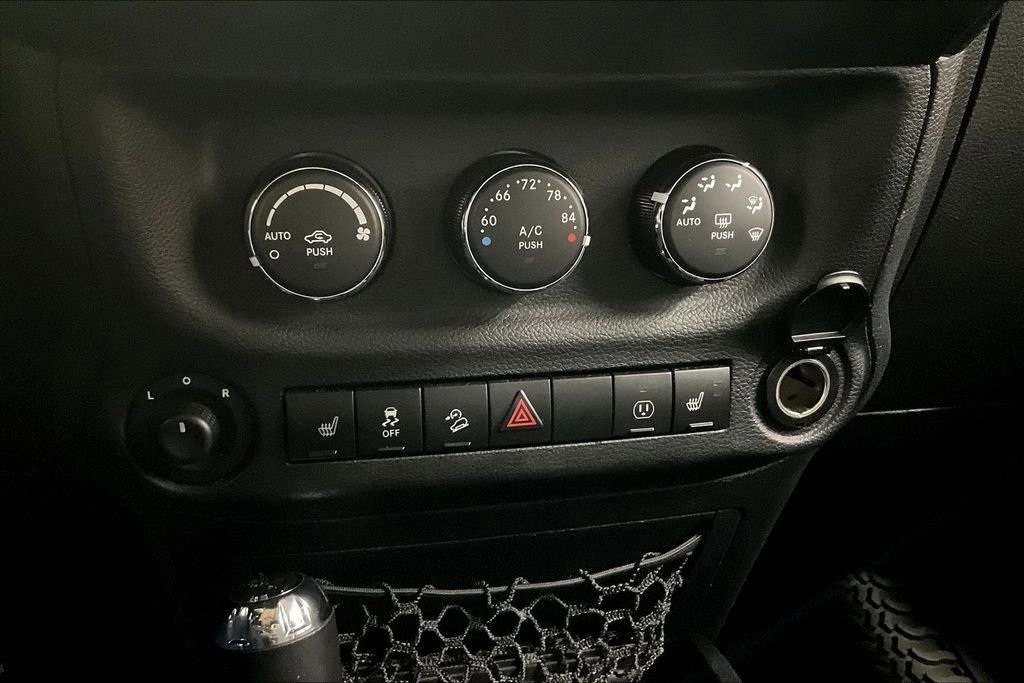 Used 2013 Jeep Wrangler Rubicon w/ PWR Convenience Group image 15