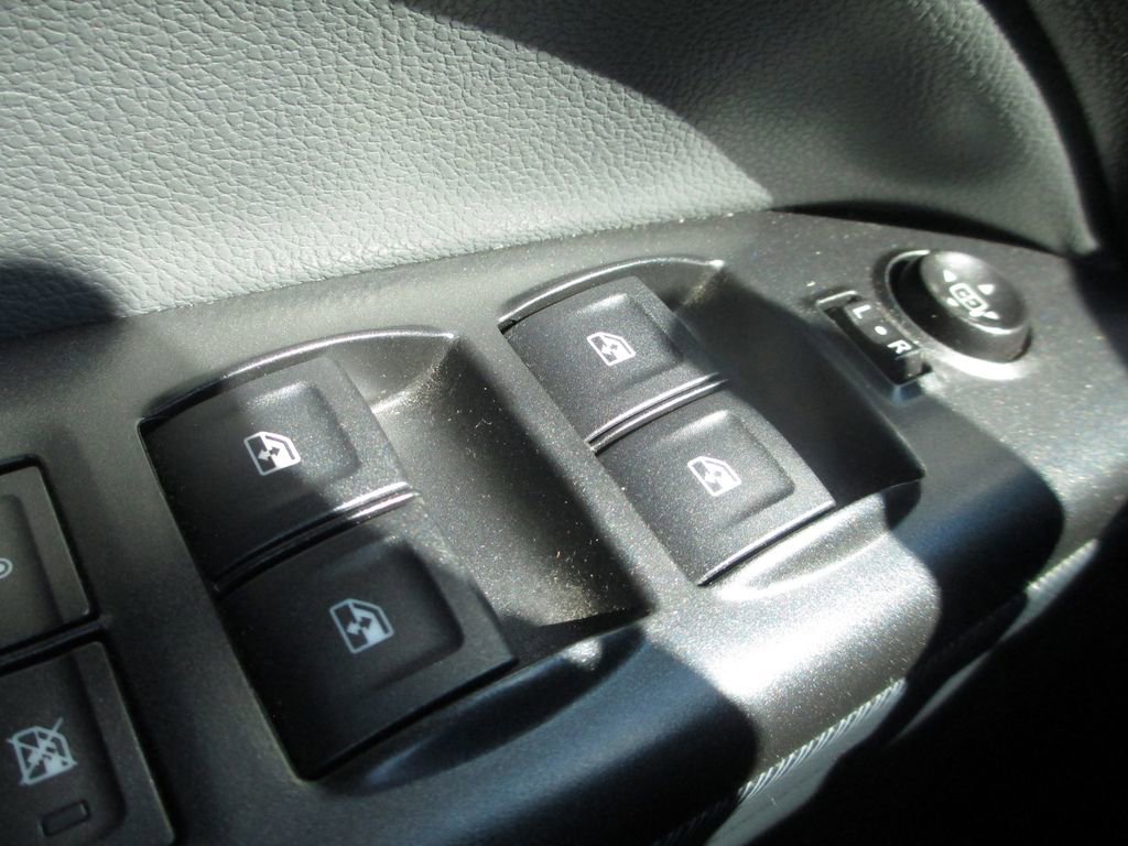 Used 2022 Chevrolet Colorado Z71 AWD/4WD image 26