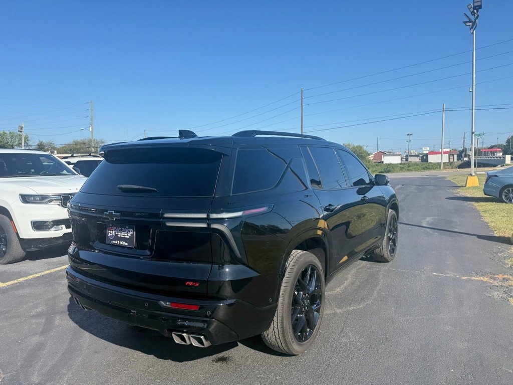 Used 2025 Chevrolet Traverse RS w/ LPO, Floor Liner Package image 3