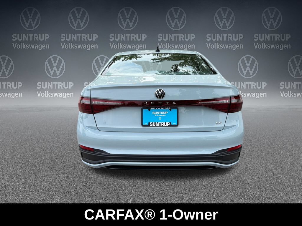 Used 2025 Volkswagen Jetta SE w/ Sunroof Package FWD image 4