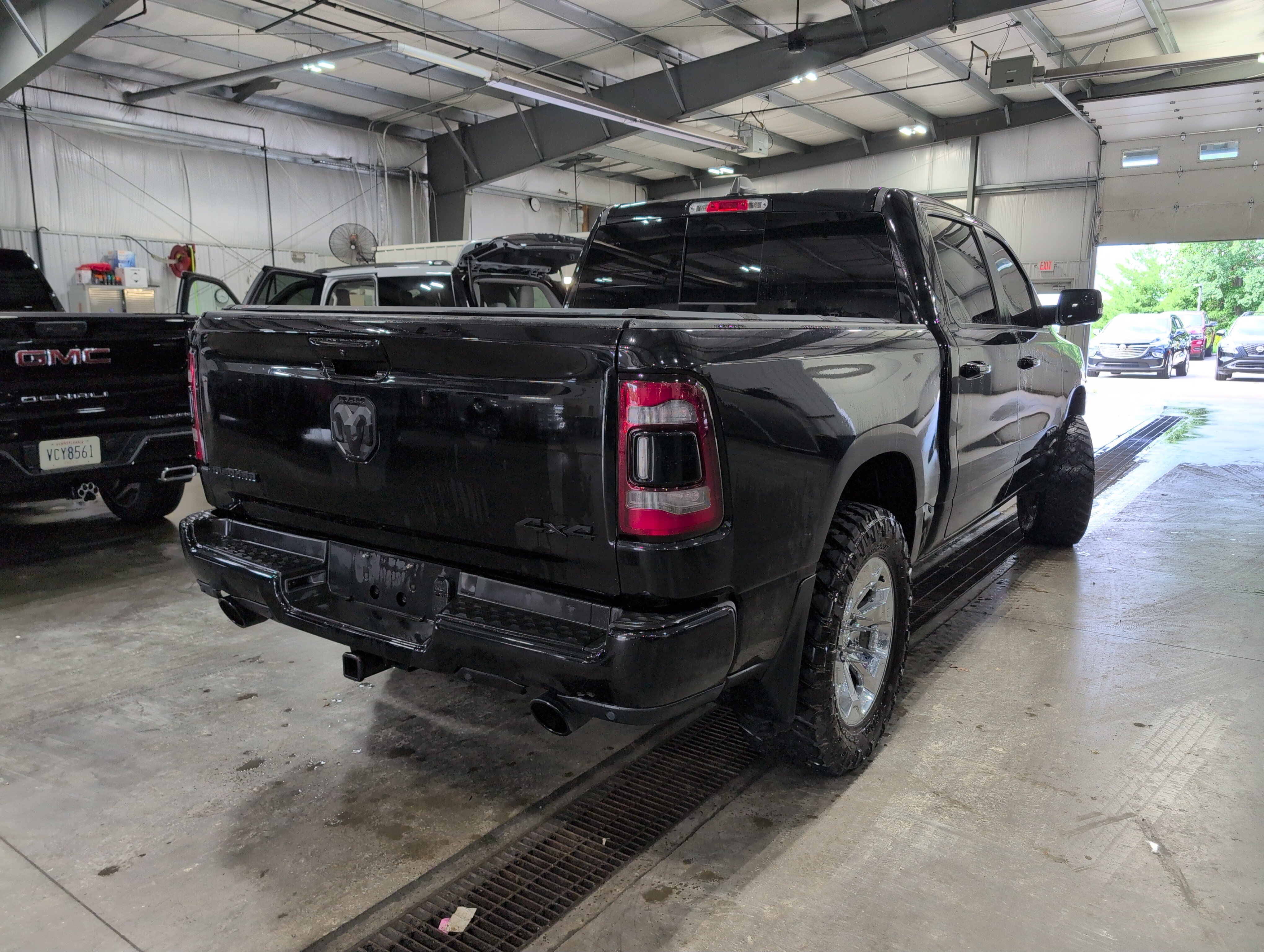 Used 2021 RAM 1500 Big Horn AWD/4WD image 3