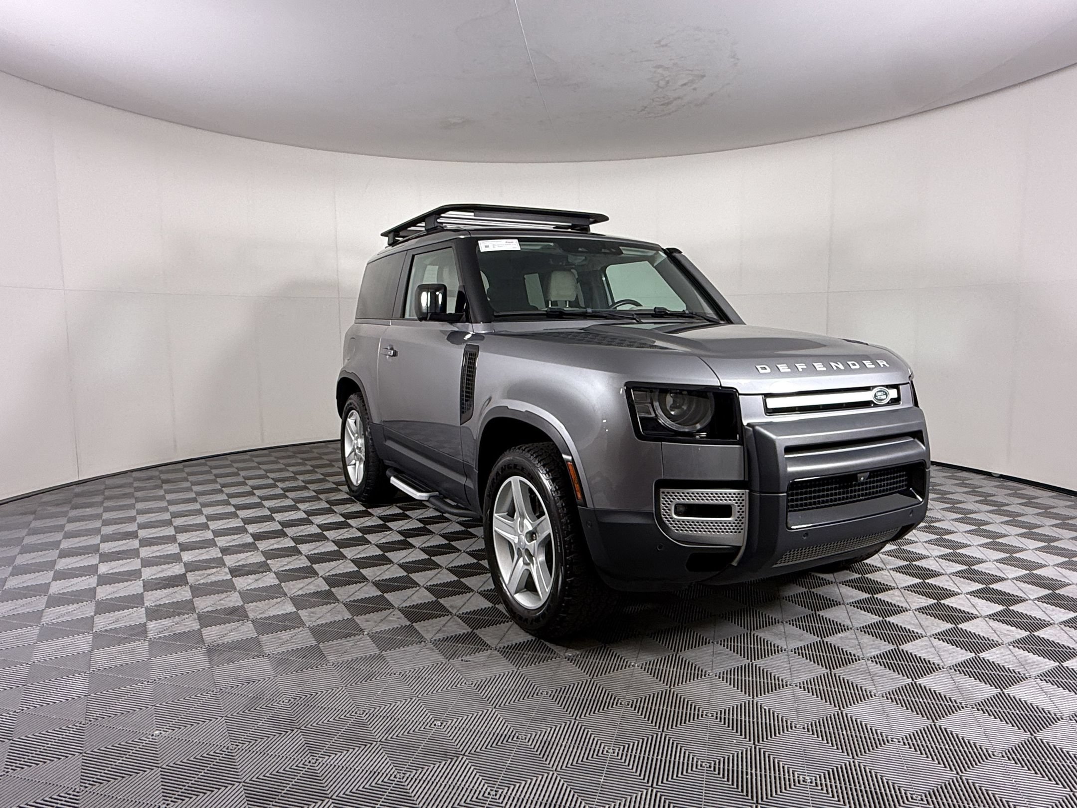Used 2023 Land Rover Defender 90 SE AWD/4WD image 7