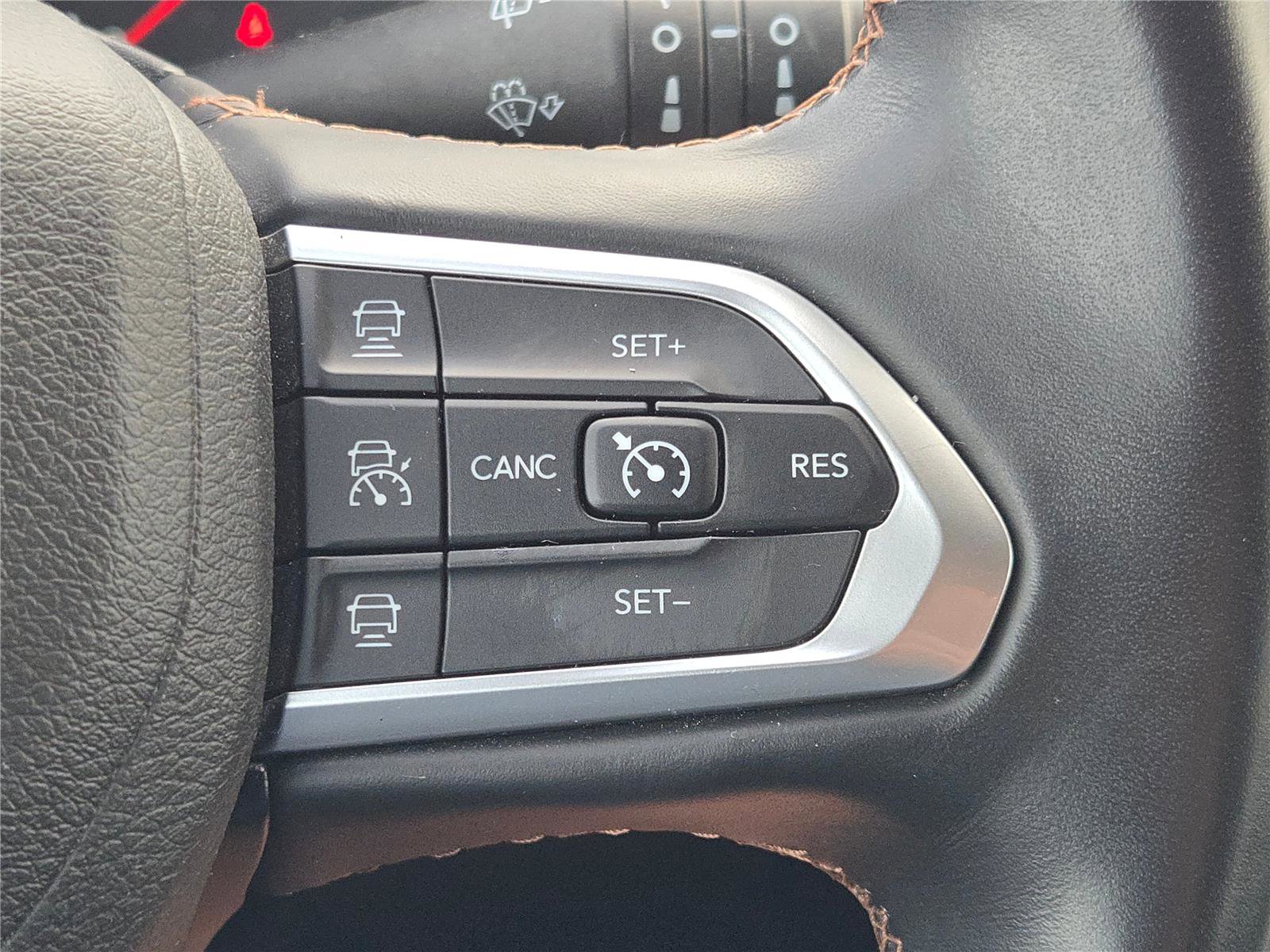 Used 2022 Jeep Compass Limited image 34