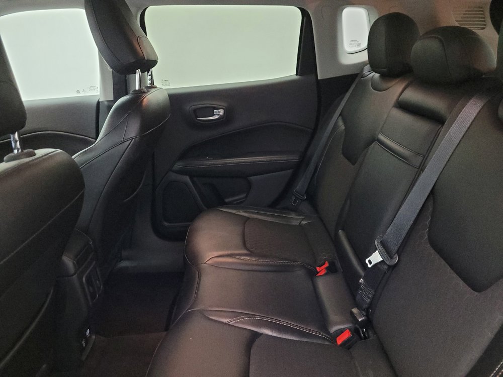 Used 2018 Jeep Compass Latitude w/ Popular Equipment Group FWD image 18