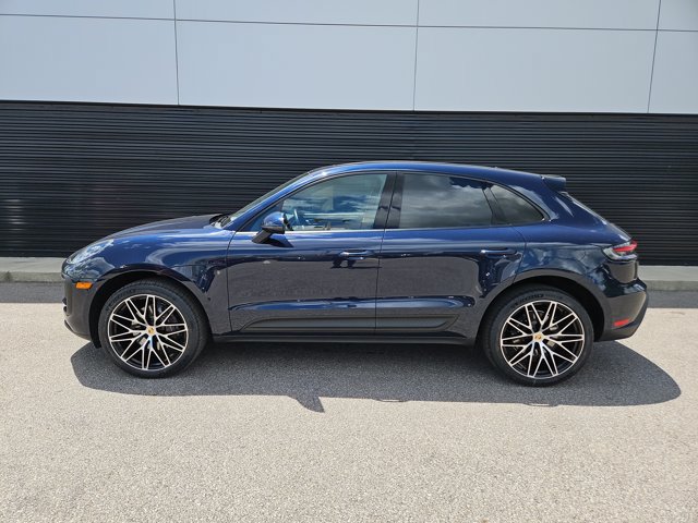 Certified 2023 Porsche Macan AWD/4WD image 7