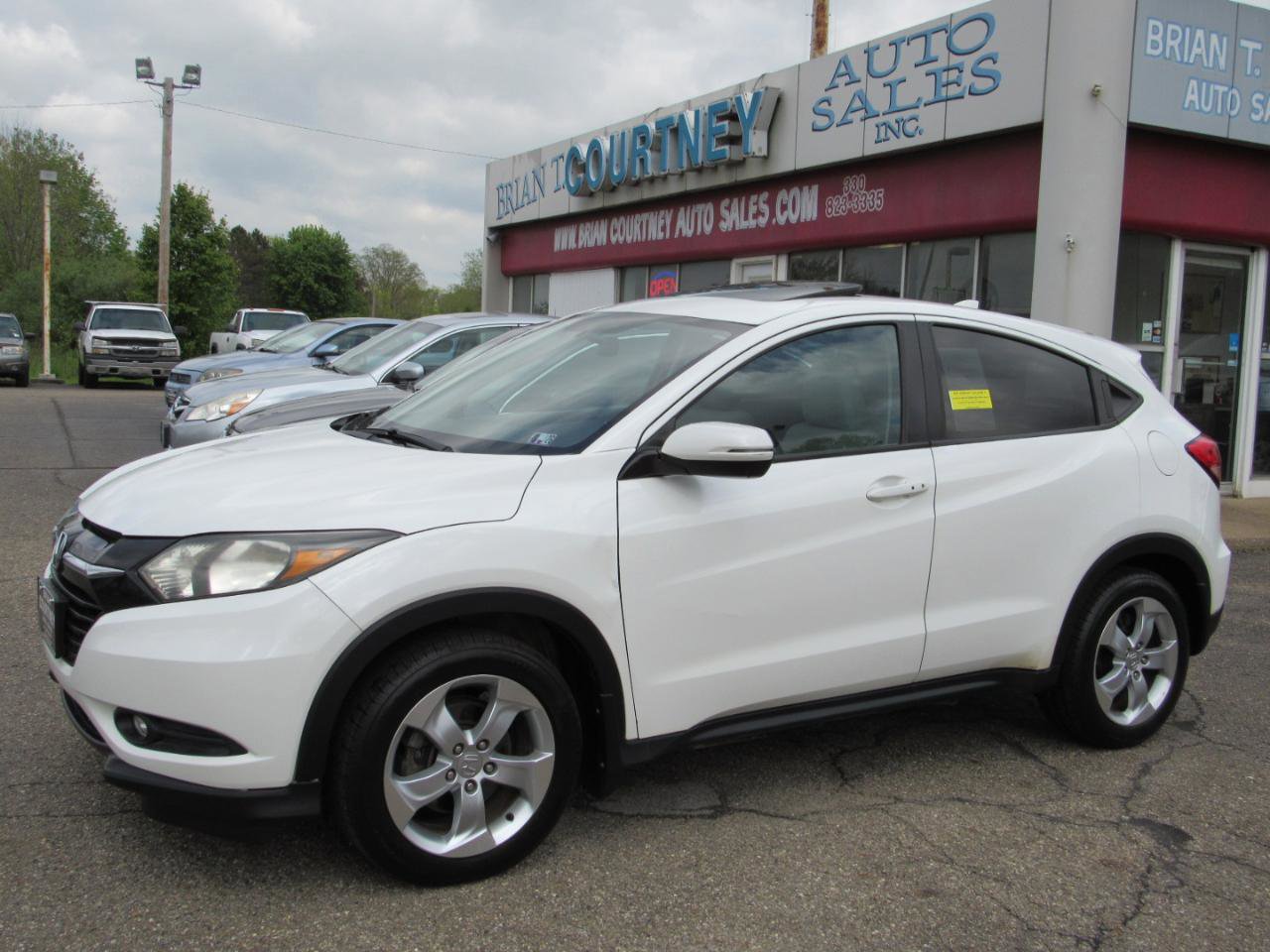 Used 2016 Honda HR-V EX image 2