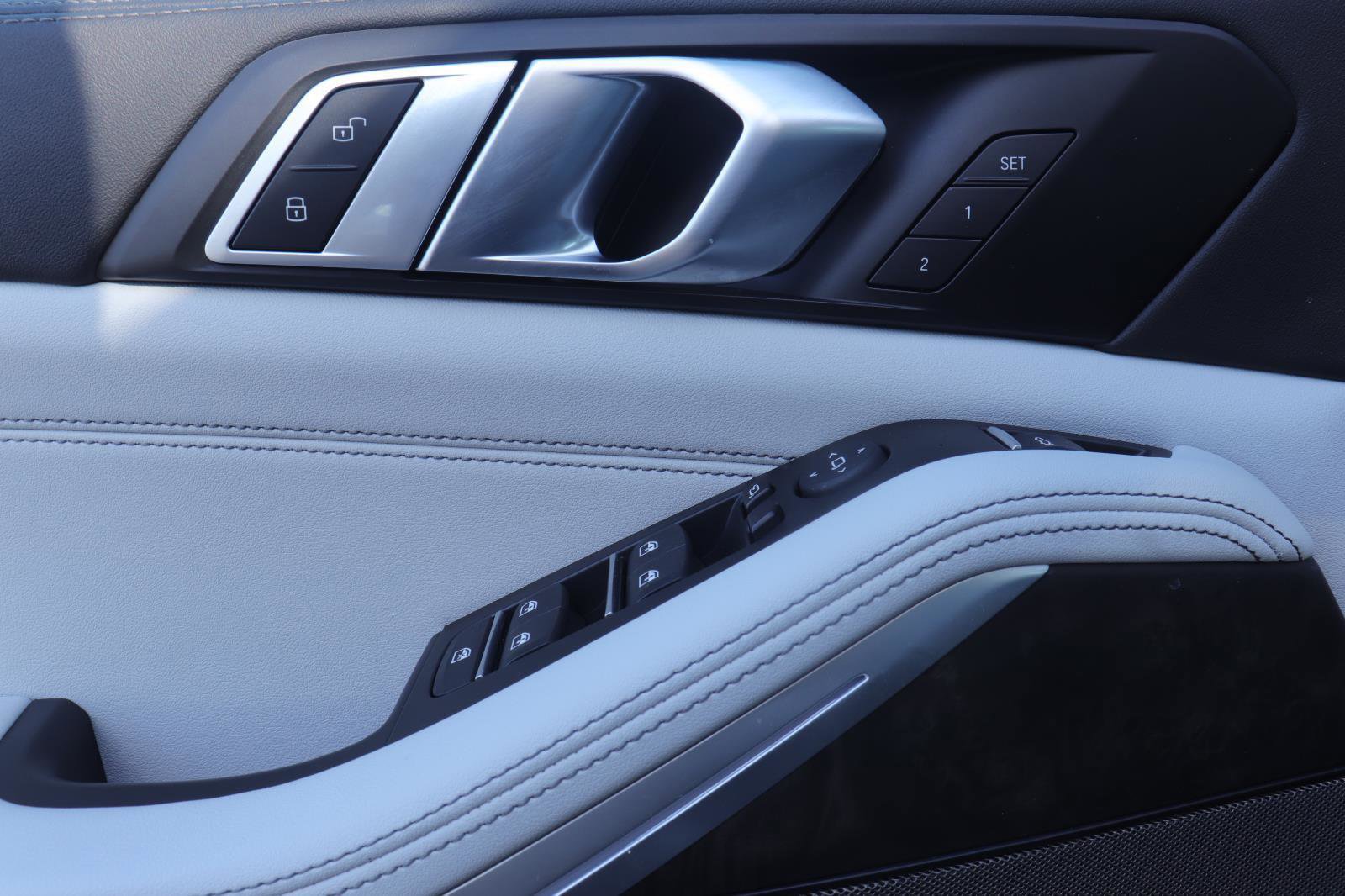 Used 2024 BMW X5 xDrive40i w/ Premium Package image 25