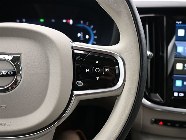 Used 2024 Volvo V60 B5 Cross Country Plus image 24